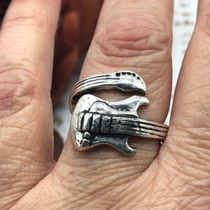 Attention Music Fans! Unisex guitar ring